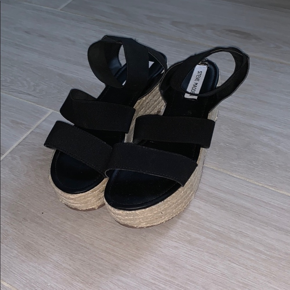 Platform Steve Madden black stappy sandals 🖤